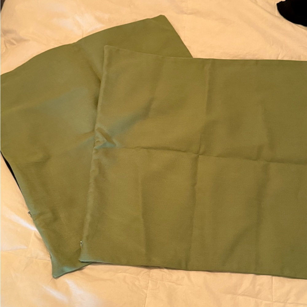 Green Pillow Set